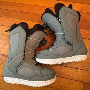 Ride Sage Women’s Snowboard Boots Size 5 in Slate Gray
